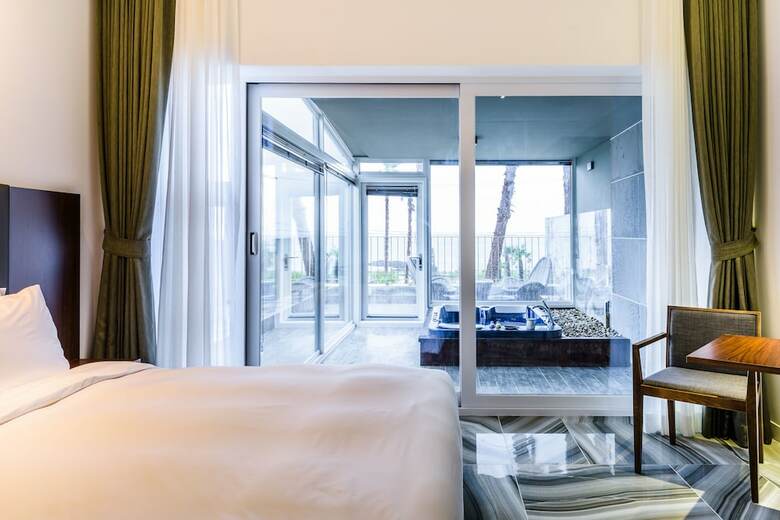 Augila Hotel Jeju Oceano Suites