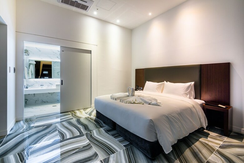 Augila Hotel Jeju Oceano Suites
