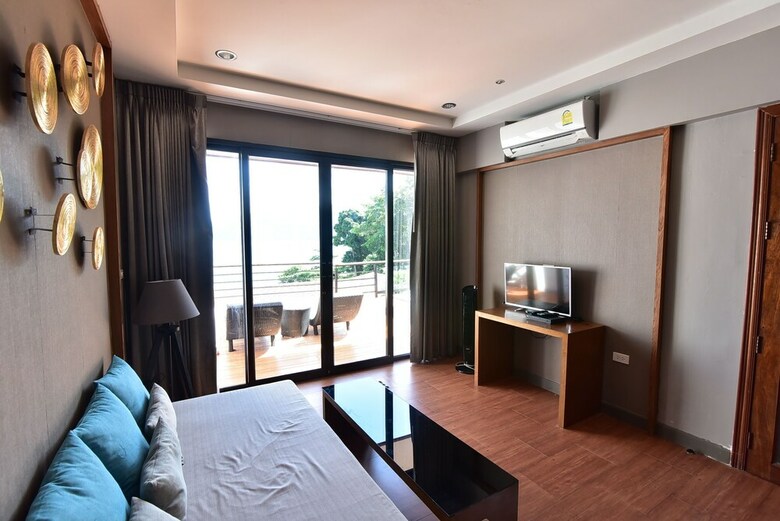 Hotel Asara Private Beach Resort