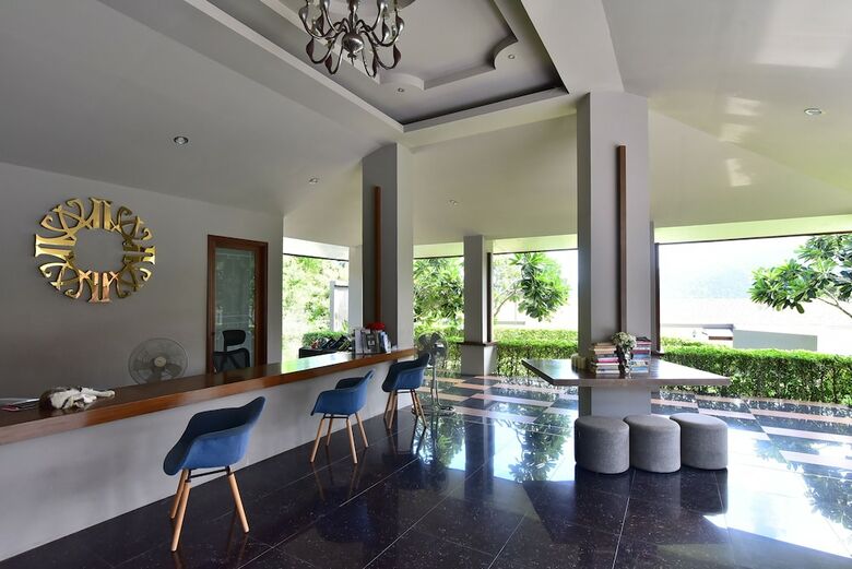 Hotel Asara Private Beach Resort