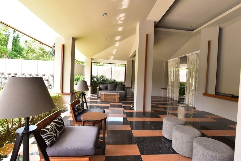 Hotel Asara Private Beach Resort