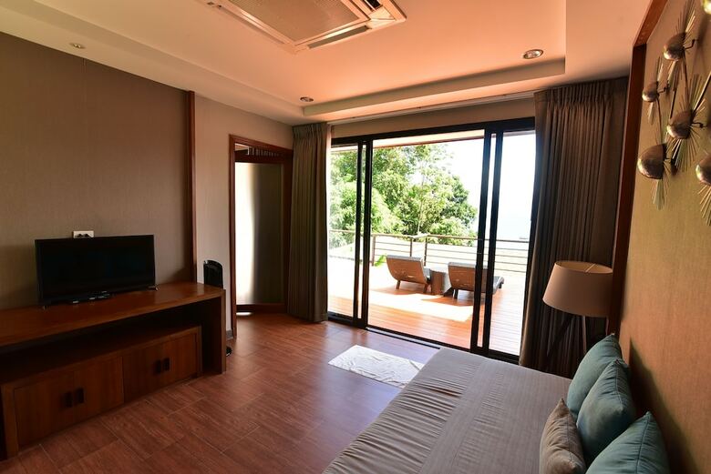 Hotel Asara Private Beach Resort