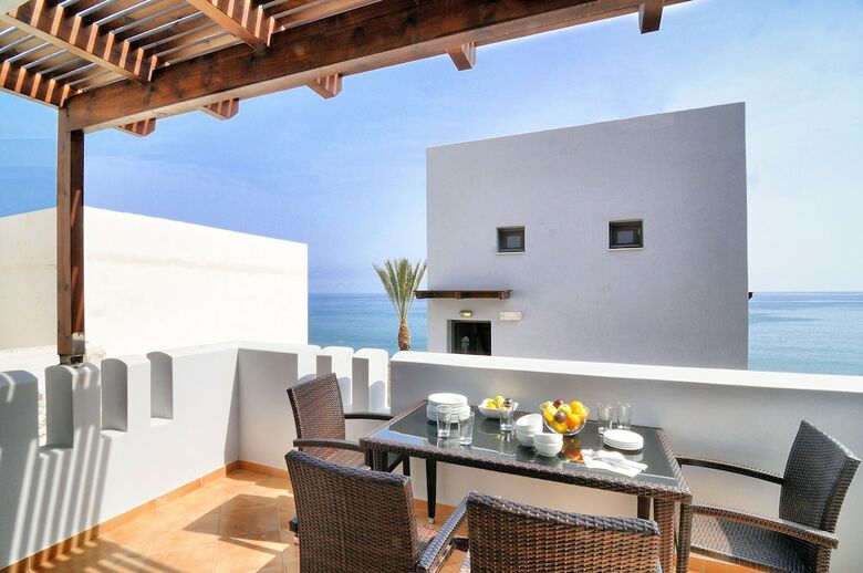 Apartamentos Myrtos Mare Suites