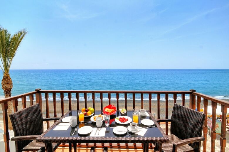 Apartamentos Myrtos Mare Suites
