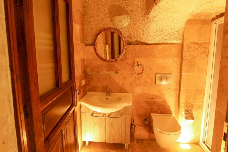 Bedrock Cave Hotel -adults Only