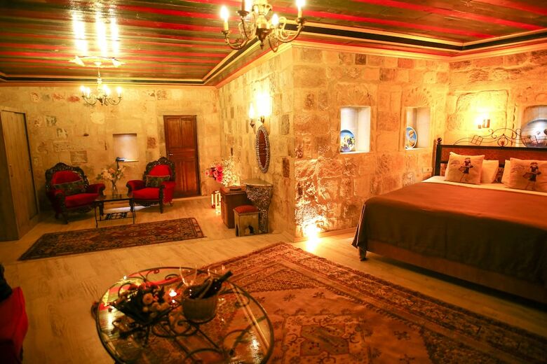 Bedrock Cave Hotel -adults Only