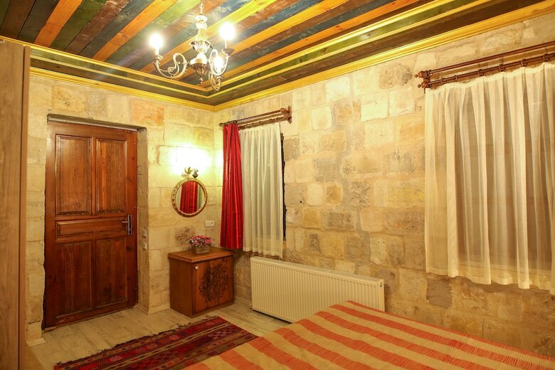Bedrock Cave Hotel -adults Only
