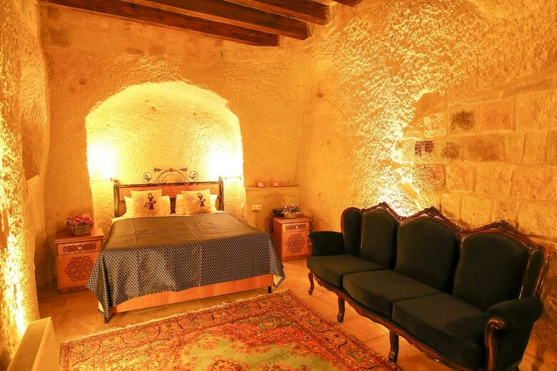 Bedrock Cave Hotel -adults Only