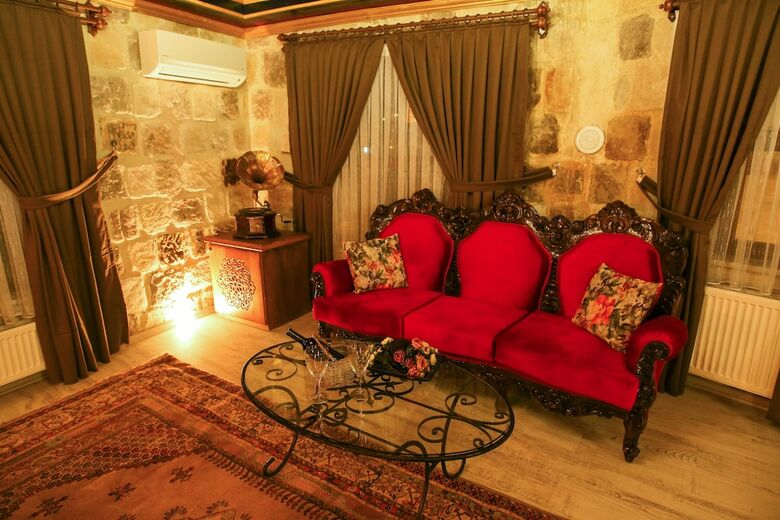 Bedrock Cave Hotel -adults Only