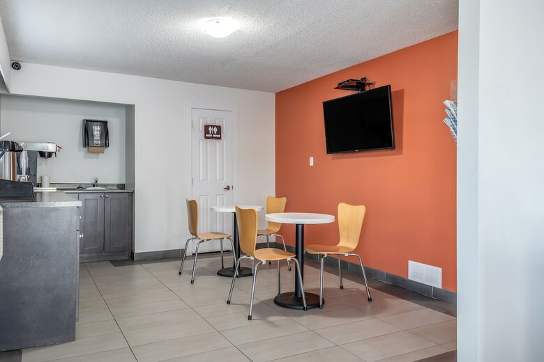 Hotel Motel 6 Fort Nelson, Bc