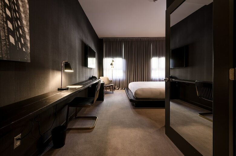 Tuck Hotel