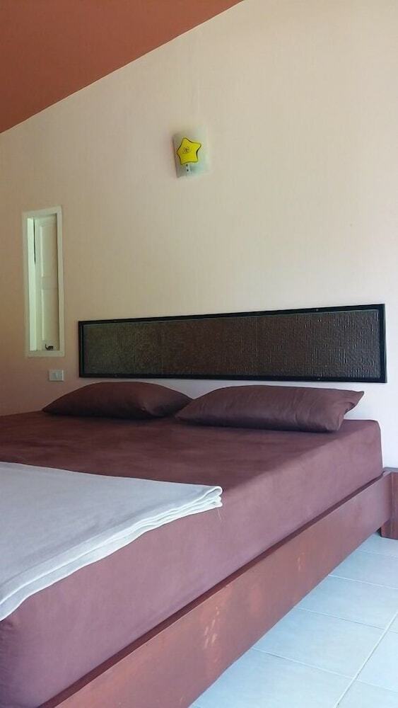 Hotel Levee Camp