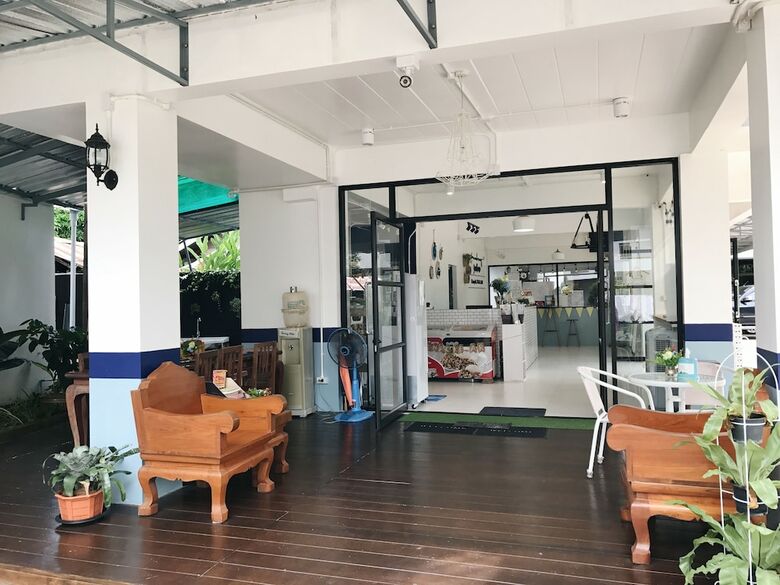 Hotel Baan Nukanong Guesthouse