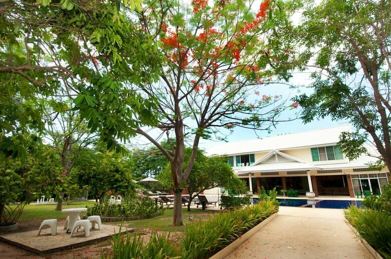 Hotel Taweeporn Resort