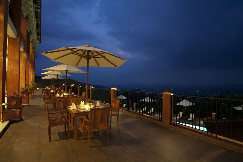 Hotel Amaya Hills