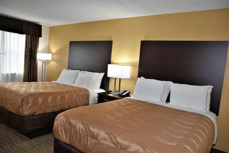 Hotel Quality Inn & Suites Metropolis I-24