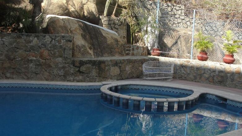 Caleta View Hotel And Bungalows