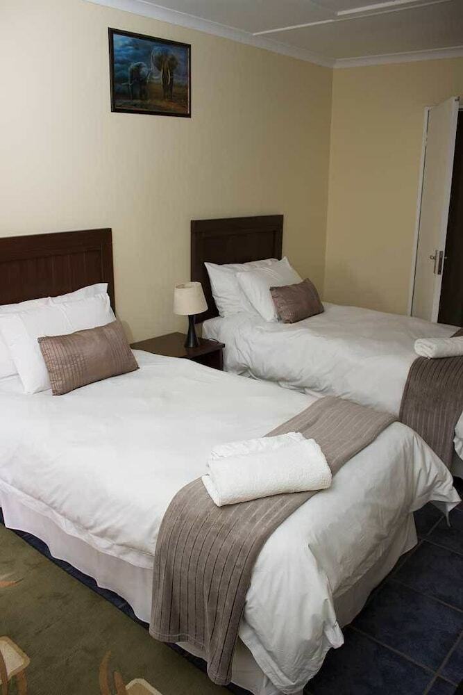 Hotel Ebony And Ivory