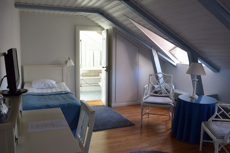 Hotel Mustion Linna