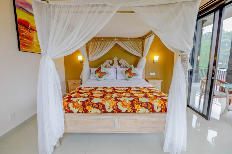 Bed & Breakfast Warji House 1