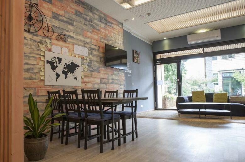 Hostal Yue Lake Backpackers