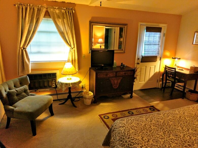 The Inn At Charlotte Bed And Breakfast