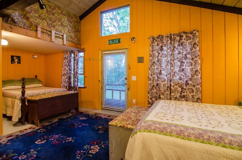 The Inn At Charlotte Bed And Breakfast