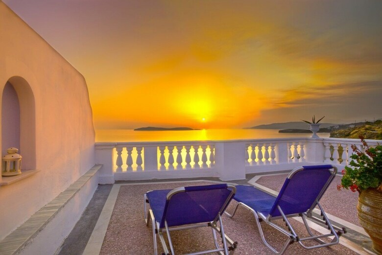 Hotel Aneroussa Beach