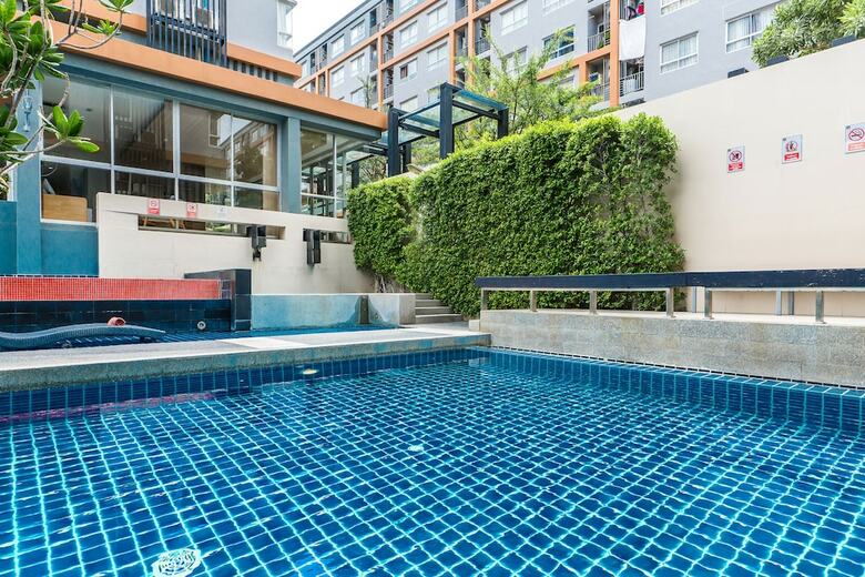 Hotel The Grass Serviced Suites By At Mind