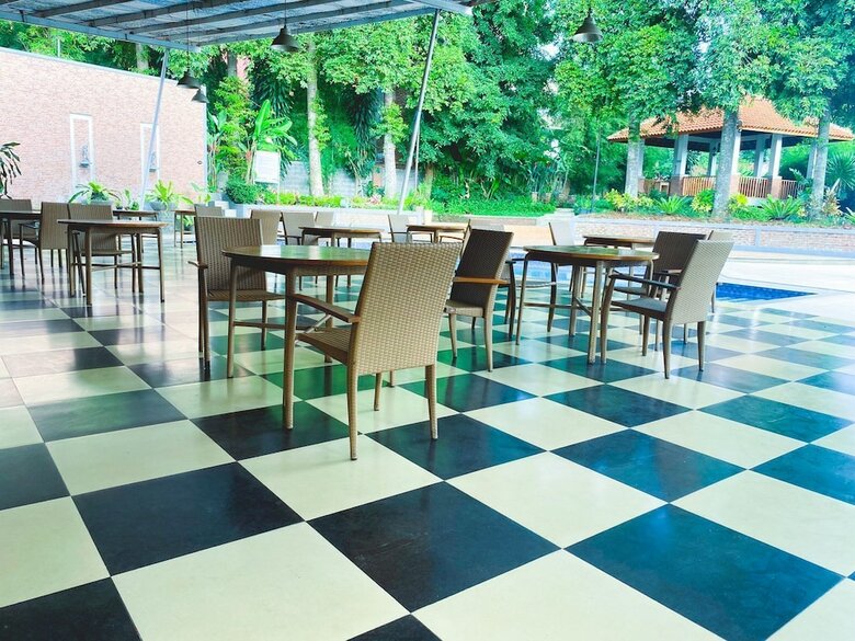 Topas Galeria Hotel