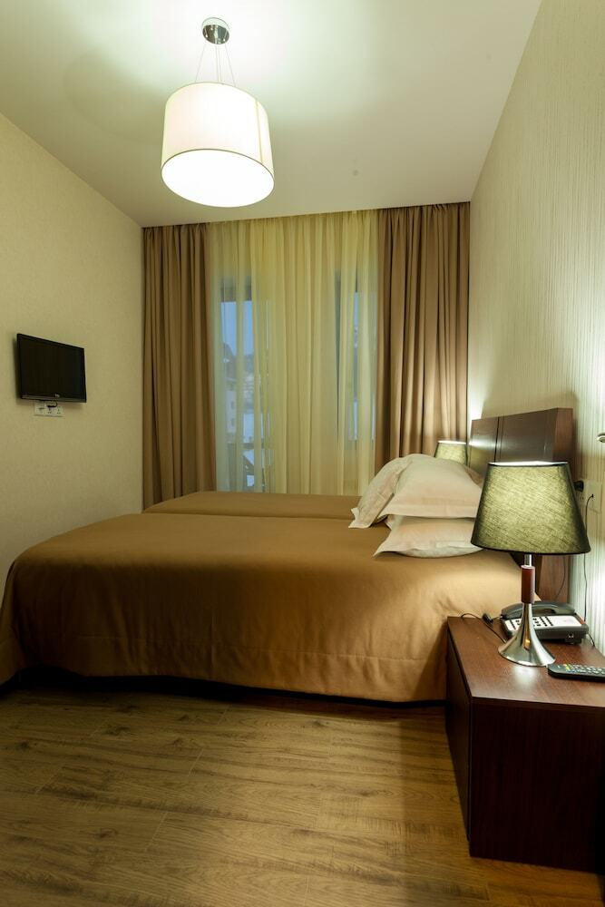 Hotel And Spa Crystal