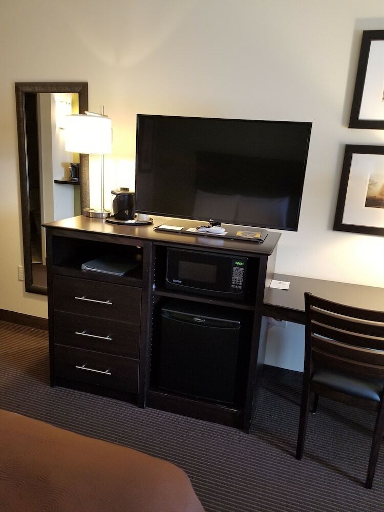 Hotel Americinn By Wyndham Dewitt