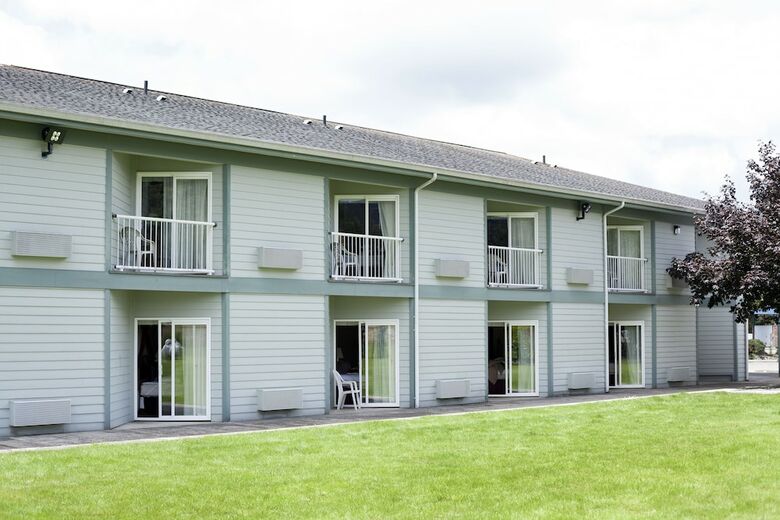 The Dew Drop Inn Motel