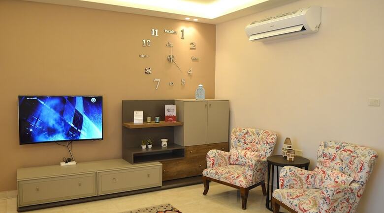 Janty Apartments