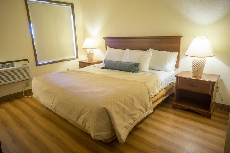 Hotel Sunnyside Inn & Suites