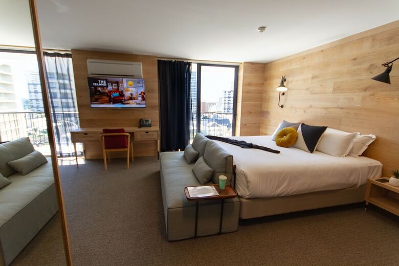 Hotel The Island Gold Coast