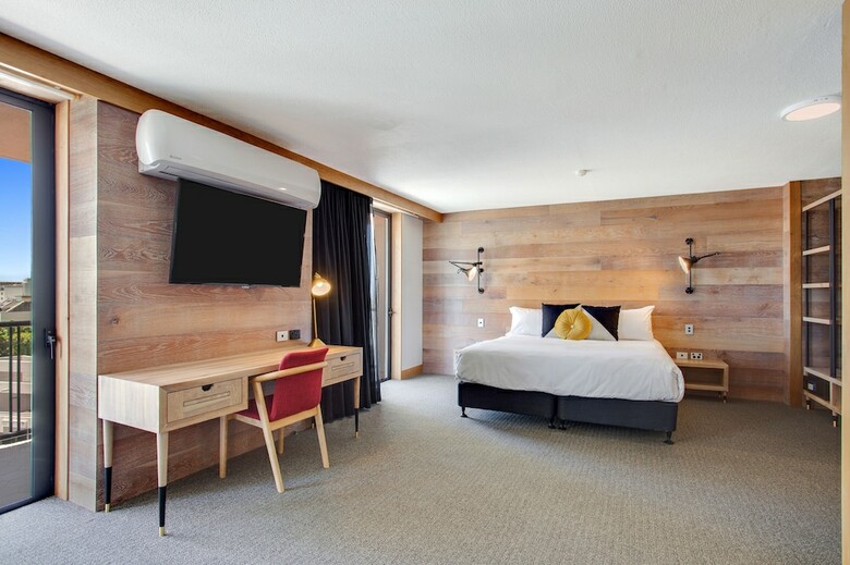 Hotel The Island Gold Coast