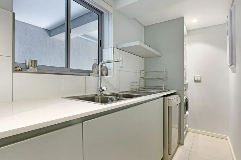 Apartamentos Four On C Luxury Suites