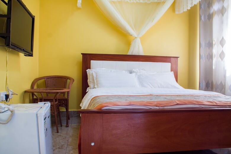 Jinja Safari Hotel