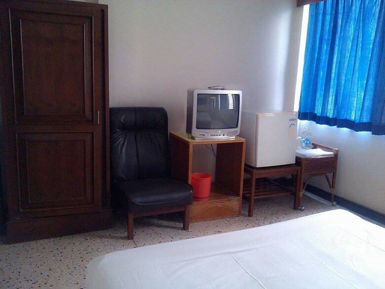 Petch Pailyn Hotel