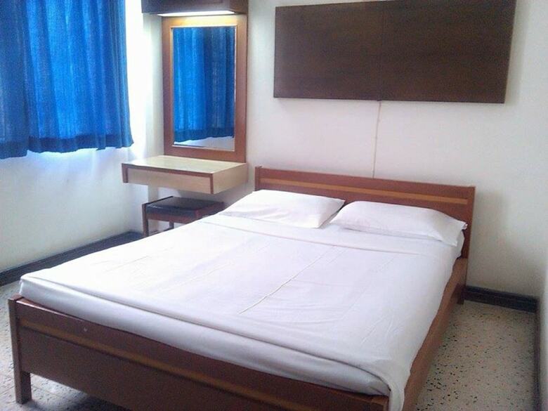 Petch Pailyn Hotel