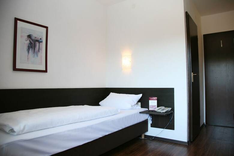 Hotel Pflug Ottenh�fen