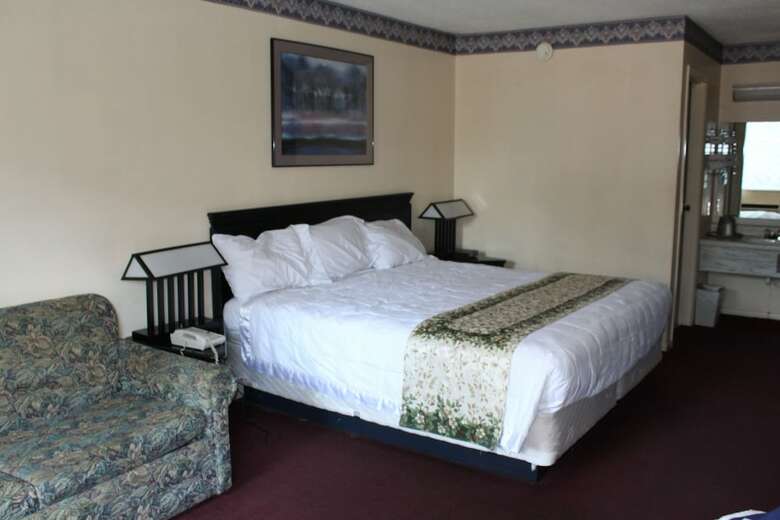 Hotel Carefree Inn