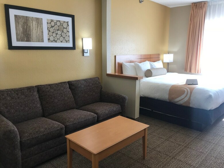 Hotel Quality Inn & Suites