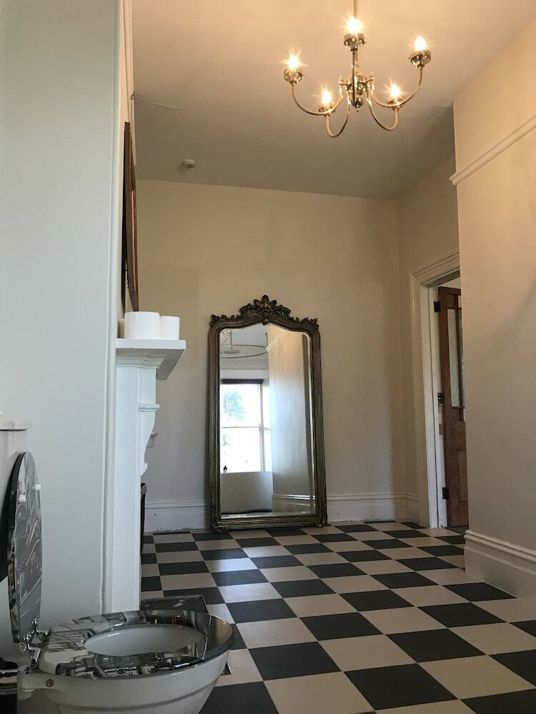 Hotel Claremont House