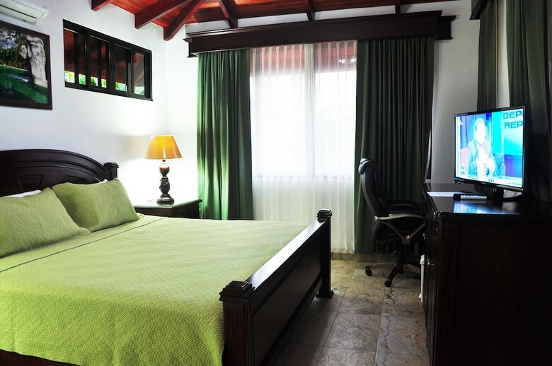 Paradise Hot Springs Thermal Resort