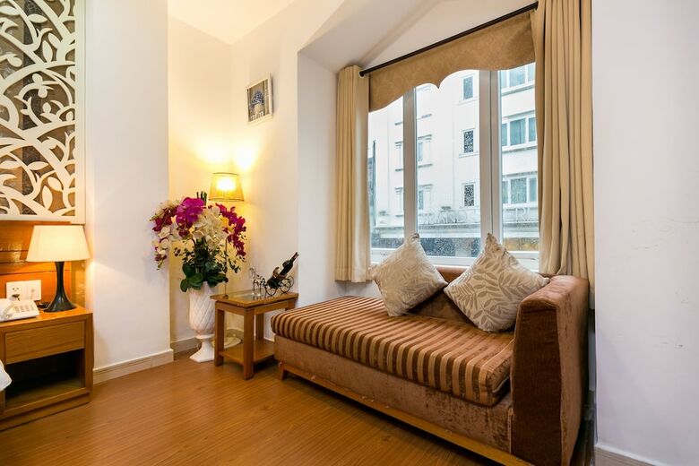 Symphony Hotel
