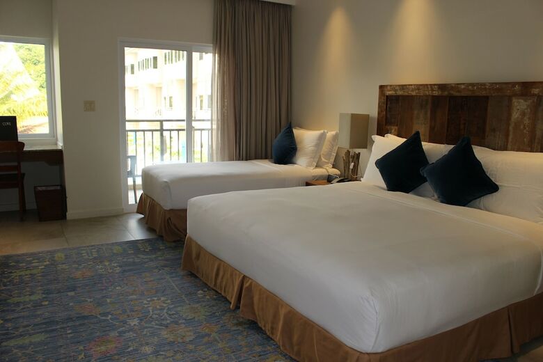 Hotel Cove Resort Palau