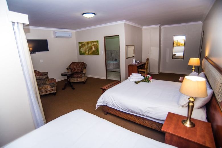 Hotel Adelante Lodge