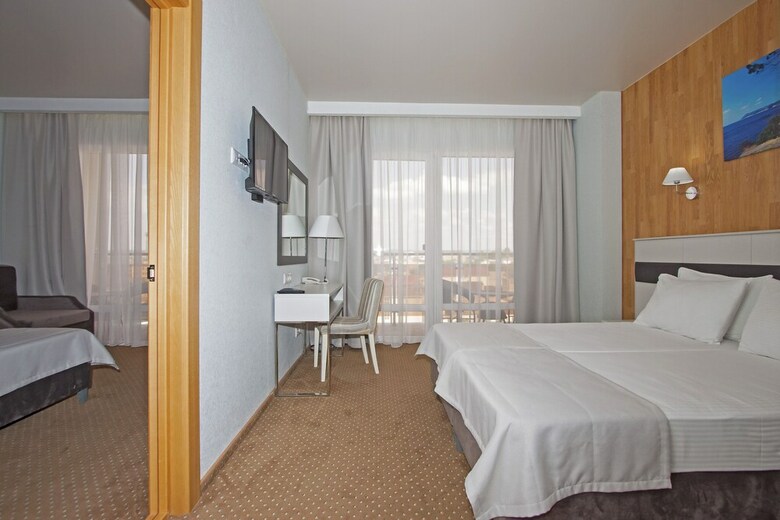 Hotel Sunmarinn Resort